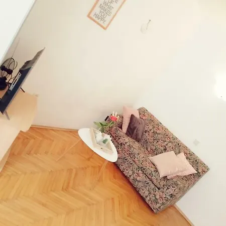 Studio Apartman Mare شقة *
